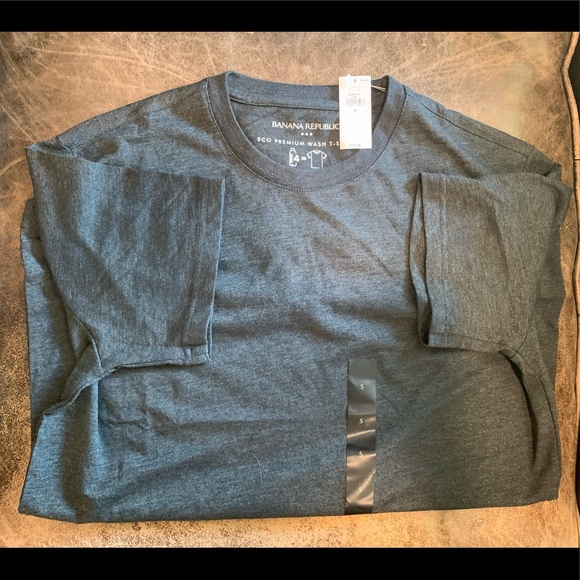 Banana Republic t-shirt NWT